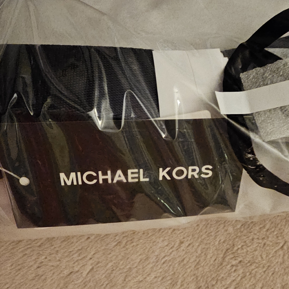 Michael Kors Cooper Belt Bag (UNISEX) - Picture 7 of 7